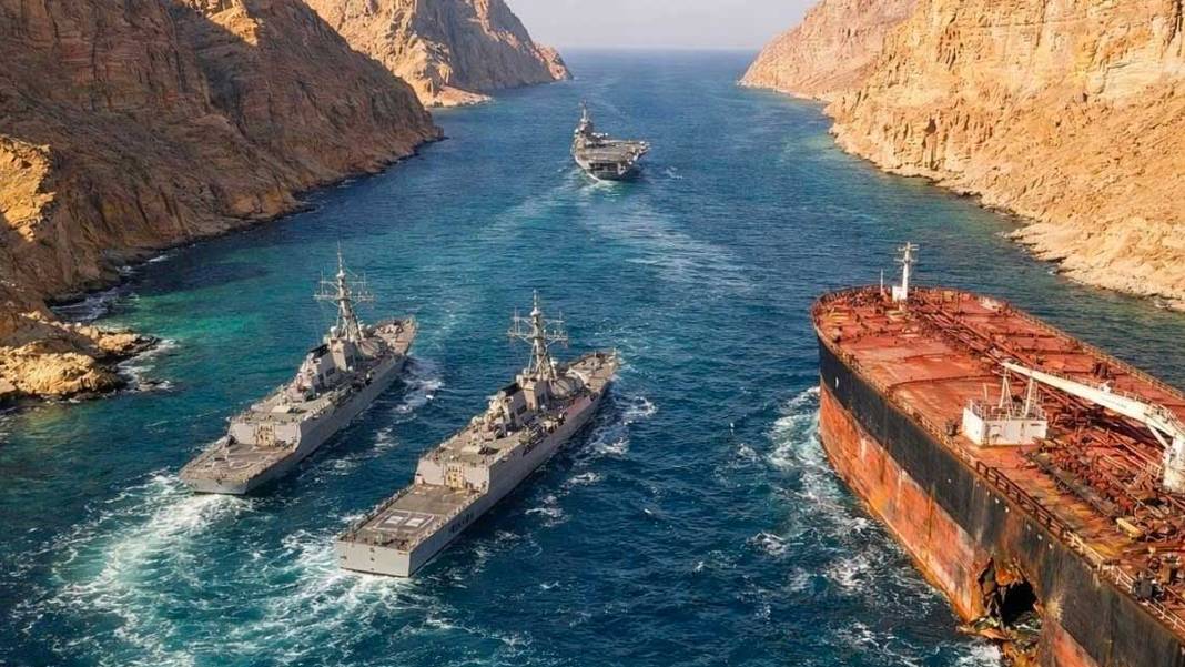 İran Hürmüz Boğazı'nı kapattı