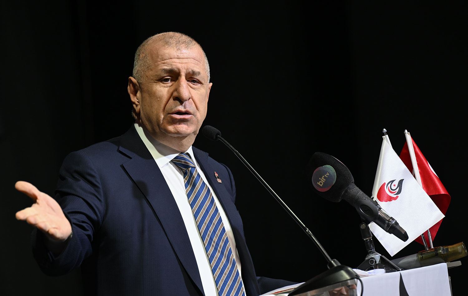 Özdağ ''Çok Ağır Bir Tehditle Karşı Karşıyayız''