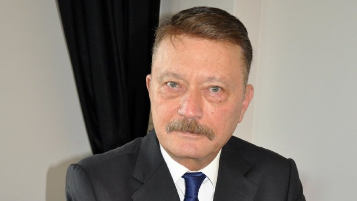 Hasan Atilla Uğur havalimanında gözaltına alındı