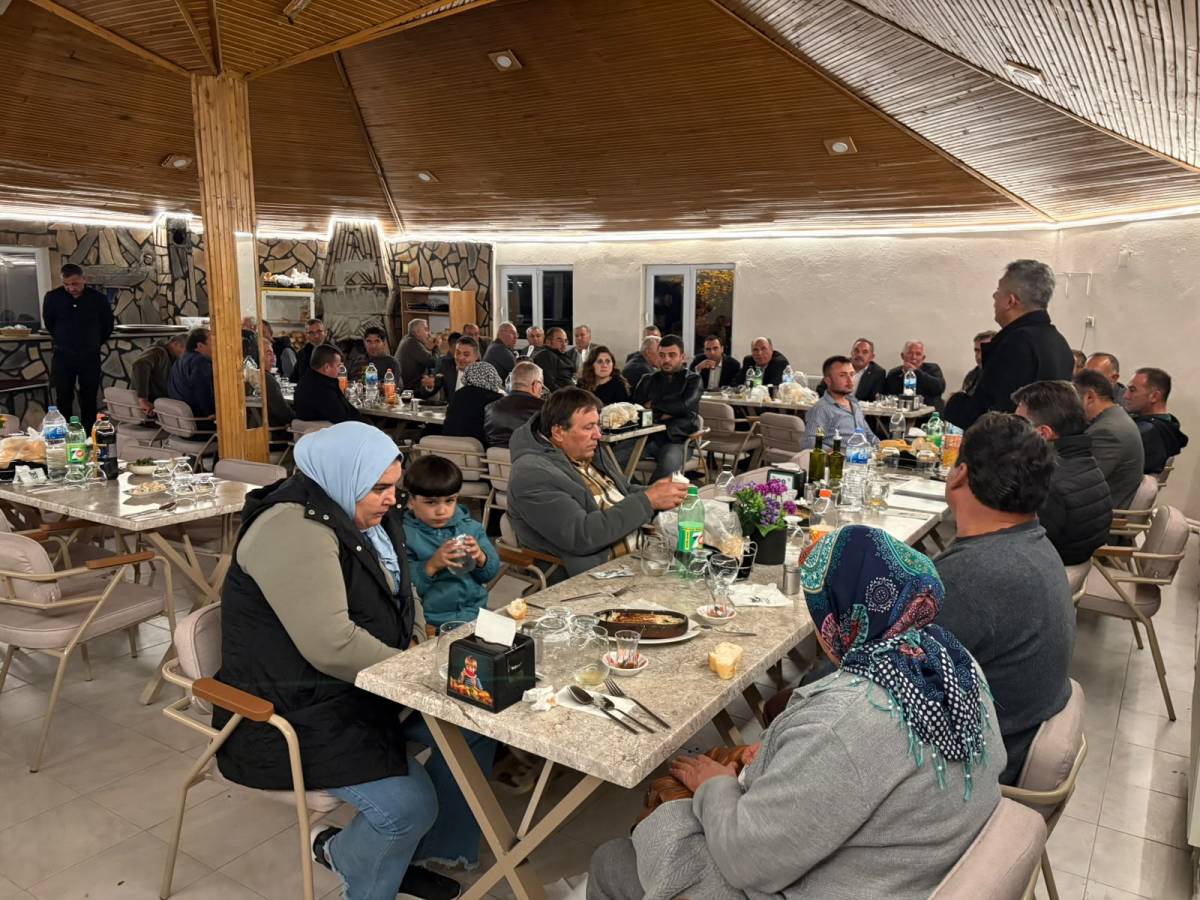 Çal Belediye Başkanı Ahmet Hakan, Muhtarlar Günü’nde muhtarlarla buluştu