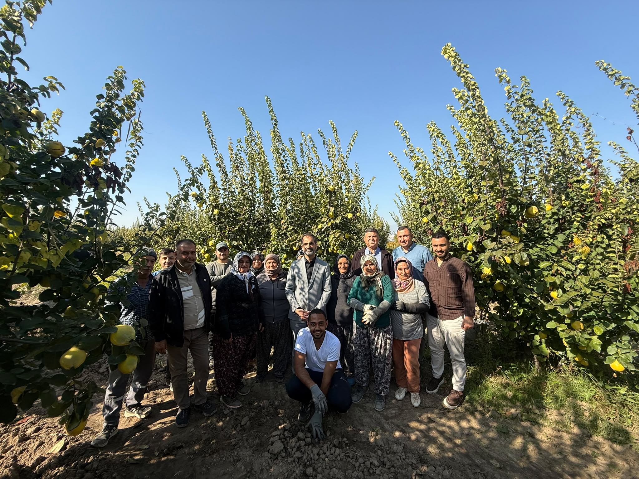 Bizim yerimiz masa başı değil emekçinin yanıdır