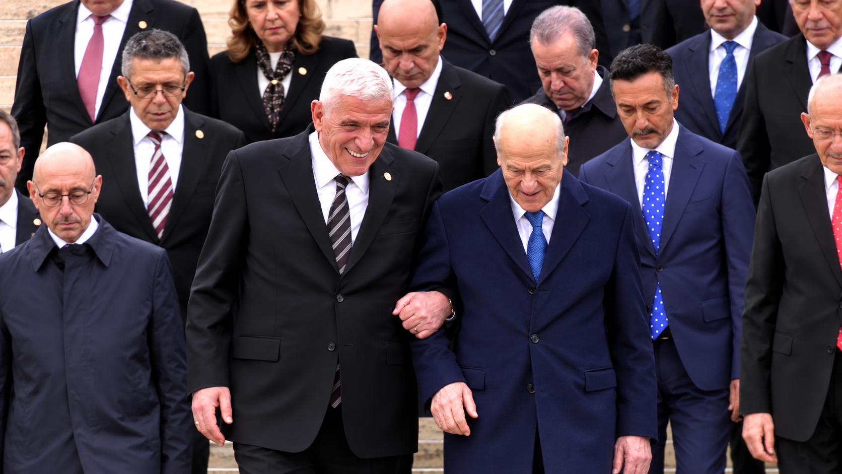 Anıtkabir'de Bahçeli'nin koluna giren Dervişoğlu'ndan ilk açıklama