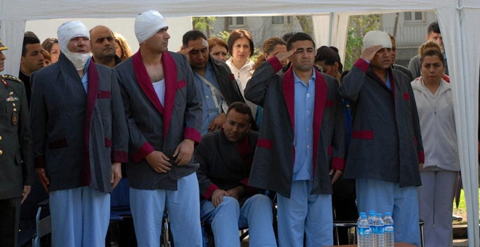 Kahraman Yüzbaşıya Bir Uçak Biletini Çok Gördüler