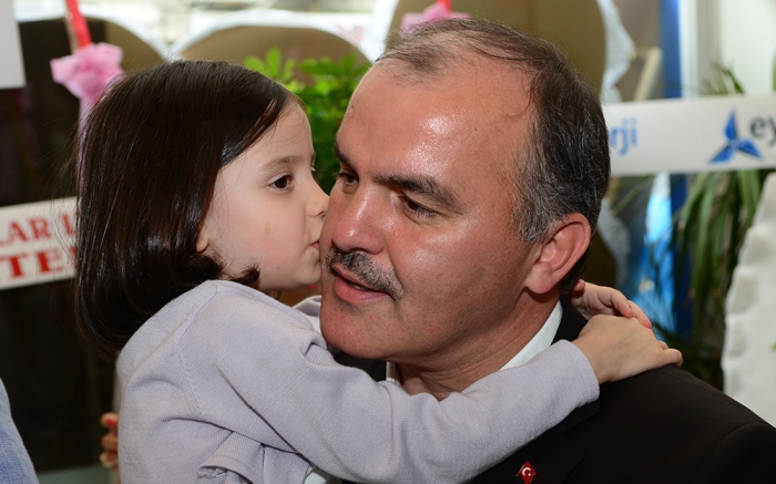 Gürlesin : Çocuklar Bizim Geleceğimizdir