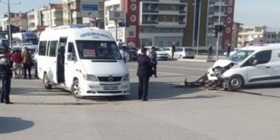 PAÜ Kavşağında Kaza, 8 Kişi Yaralandı