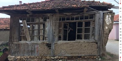 Acıpayamda Köhne Binalar Yıkılıyor