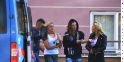 Eğlence Mekanında 13 Kadına Gözaltı