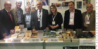 Kitap Fuarında Denizlili Yazarlara Yoğun İlgi