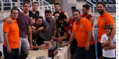 Tecrübeli Oyuncuya Doğum Günü Sürprizi