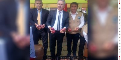 Denizli'de 500 Kilo Elma Vatandaşa Dağıtıldı