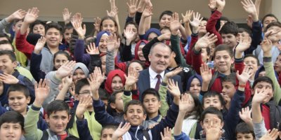 Gürlesin: Eğitime büyük önem veriyoruz