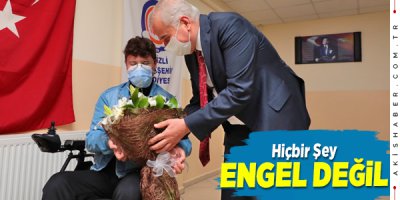 Başkan Zolan Engelli Gencin Başarısına Övgüler