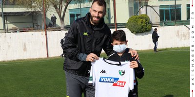 Denizslispor'un Küçük Taraftarına Sürpriz