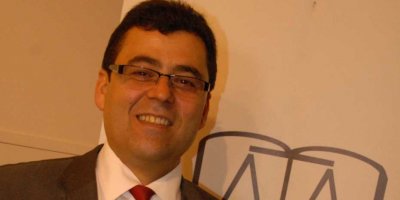 İlhan: Devlet, Kendisi gibi Düşünmeyene Küsüyor