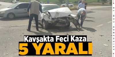 Denizli'de otomobil kamyona çarptı