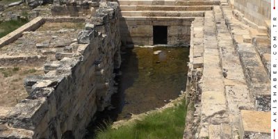 Cehennem Kapısı Turistlerin Akınına Uğruyor