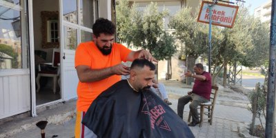 DENİZLİ’DE BERBERLERİN YENİ FİYAT TARİFESİ
