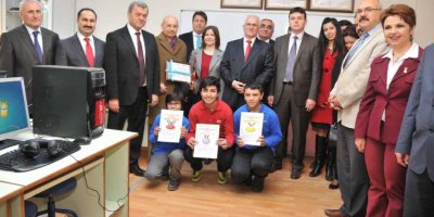 Babası Gibi Hayırsever Evlattan Okula 21 Bilgisayar!