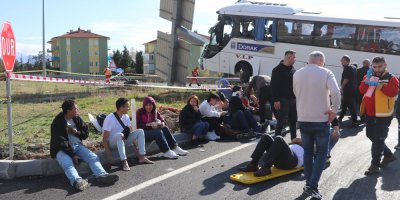 TUR OTOBÜSÜ KAZASINDA ÖLÜ SAYISI 3’E YÜKSELDİ
