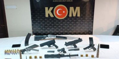 İzmir’de silah tacirine darbe: Ele geçirilenler arasında uçaksavar mühimmatı da var