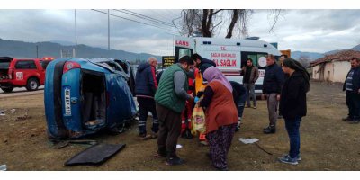 Seydikemer’de aynı yerde bir dakikada iki kaza