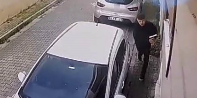 Zile basıp saklandı, kapıyı açan dedesini vurdu