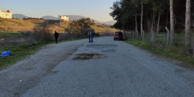 Eşi ile eski çalışanını parkta yakalayan koca cinnet getirdi: 1’i ağır 2 yaralı