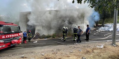Dokuma atölyesindeki yangın işyerini kullanılamaz hale getirdi