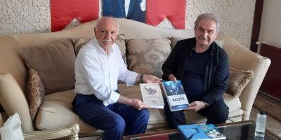 Öztürk, Namık Kemal Zeybek ile Bir Araya Geldi