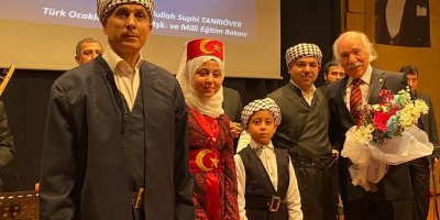 Mehmet Özbek, Kerkük Türkülerinin Duayeni