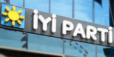 İYİ Parti’de iki belediye başkanı istifa etti
