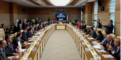 CHP'li vekiller Meclis'i terk etti! Ortalık karıştı