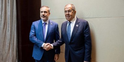 Bakan Fidan ile Lavrov arasında kritik temas!