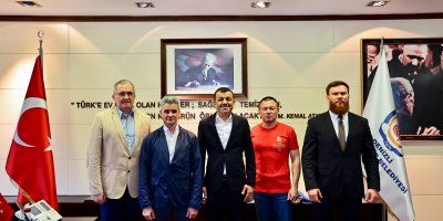 Kızıl Ordu Korosu’ndan Başkan Çavuşoğlu’na ziyaret