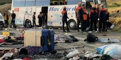 Sivas'ta otobüs devrildi! 5 Ölü 24 Yaralı
