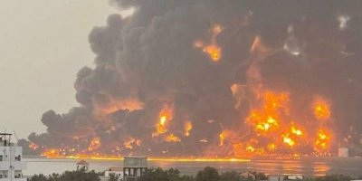 İsrail, Yemen'in kalbine bomba yağdırdı