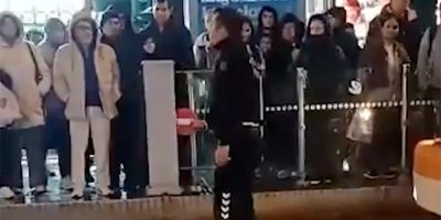 "Gözlerinden öpüyorum kardeşim..."