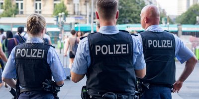 Kürtçü Terör Örgütü PKK/YPG Hamburg'da Türk Kültür Derneği'ne Saldırdı