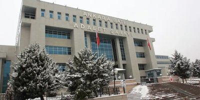 Adliye memuru altınları çaldı