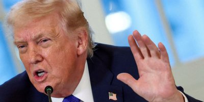 Şimdi de Küba'yı tehdit ediyor