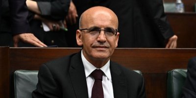 Şimşek garibanı silkeledi, zengini affetti