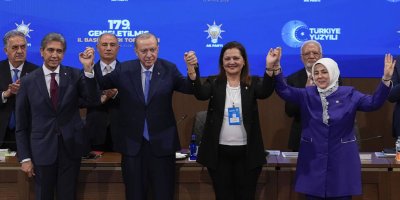 Burcu Köksal AK Parti'ye katıldı