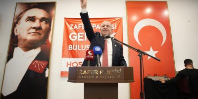 ÜMİT ÖZDAĞ ZAFER PARTİSİ’NİN GENÇLİK POLİTİKALARINI AÇIKLADI