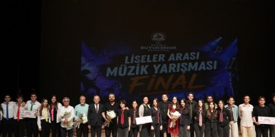 Potadan zirveye, sahneden ödüle “19 Mayıs” 