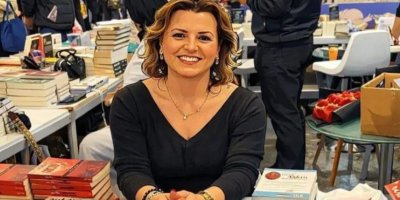Yazar Ayten Öztürk öldürüldü