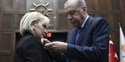 Özdemir, Üç Yılda Üç Parti Değiştirdi