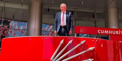Yüksel Kepenek CHP'de Kaldı