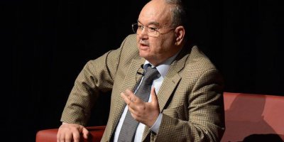 Burhan Özfatura Hayatını Kaybetti