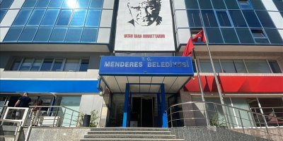 Menderes Belediyesi'ne ikinci dalga operasyon